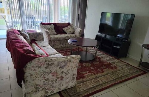 Harris Apartment | 4 Bedroom 764356 by Houzlet