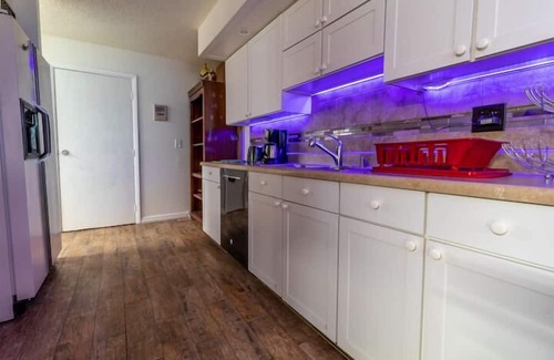 Harris Apartment | 2 Bedroom 764405 by Houzlet