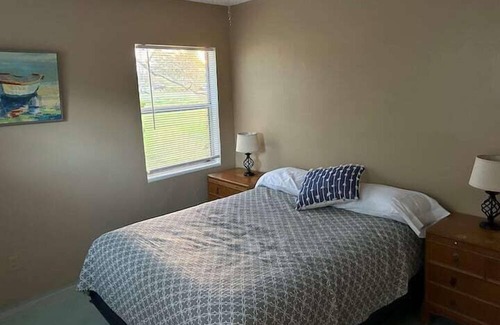 Sebastian Apartment | 3 Bedroom 756995 by Houzlet