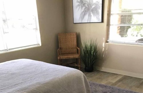Sebastian Apartment | 3 Bedroom 740294 by Houzlet