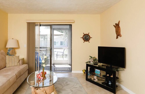 Grove City Apartment | 2 Bedroom Condo 728669 by Houzlet