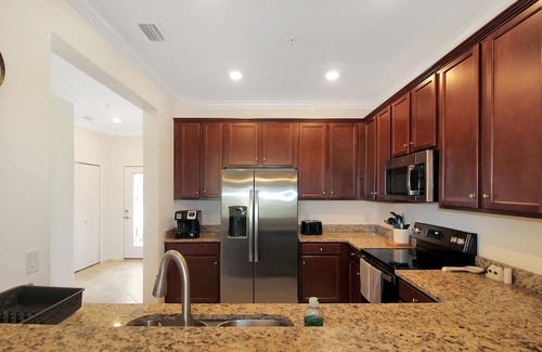 Gran Paradiso Apartment | 3 Bedroom 723234 by Houzlet