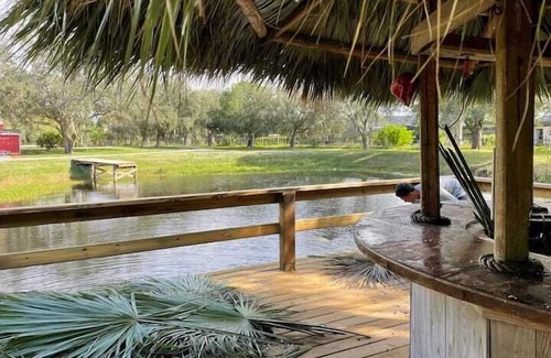 Palm City Apartment | 3 Bedroom 793773 by Houzlet