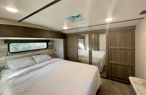 Braden River House | Modern Camper/RV in Sarasota - 9 min from Myakka Park