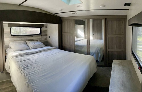 Braden River House | Modern Camper/RV in Sarasota - 9 min from Myakka Park