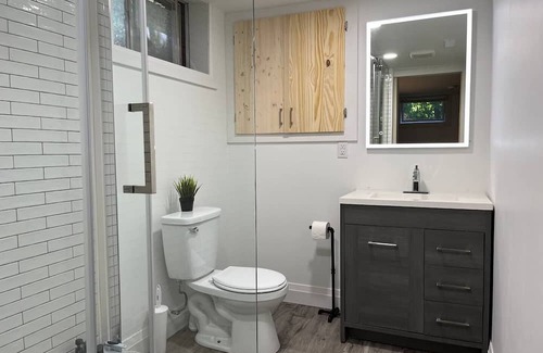 Hespeler House | Adorable 1 bedroom suite with kitchen & fireplace