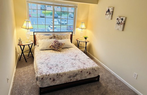 Groveton Apartment | Cozy Apartment in Alexandria near D.C