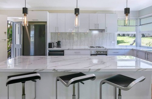 Stafford Heights Apartment | The Palms A Classic Queensland Retreat