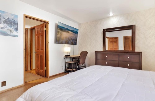 Whispering Forest Cabin | 2394-mt Verdi Mountain Manor 4 Bedroom Cabin by RedAwning