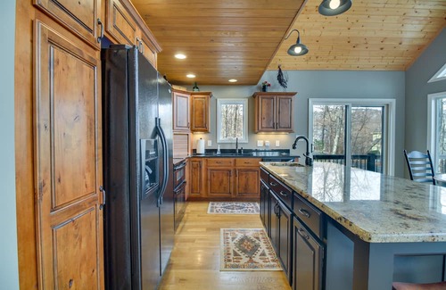 Pedlars Edge House | Wintergreen Resort Home: Close to Slopes & Trails