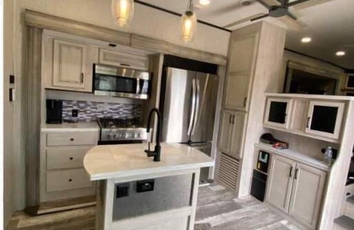 Buda House | New RV with Separate Living Area in Quiet RV Park just South of Austin