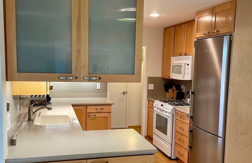 Claremont House | Beautiful, Secluded Orinda Home for rent.