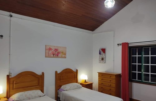 Mocanal House | Holiday Home 'La Asomadita' with Sea View