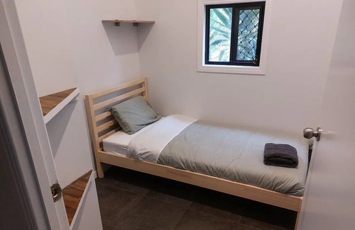 Kin Kin House | kin kin cottage, Noosa hinterland, walk to town.