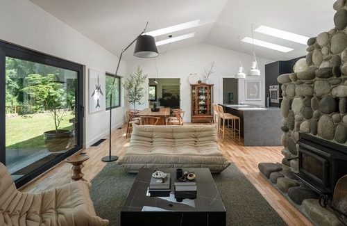 Courtenay House | For those seeking a unique getaway with modern comfort and natural beauty!