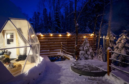 Sainte Rose du Nord Ski Chalet | River/Wooden Hottub Dome in Nature