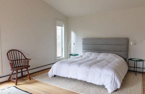 Stanfordville House | Raven Retreat - Secluded Escape In The Woods