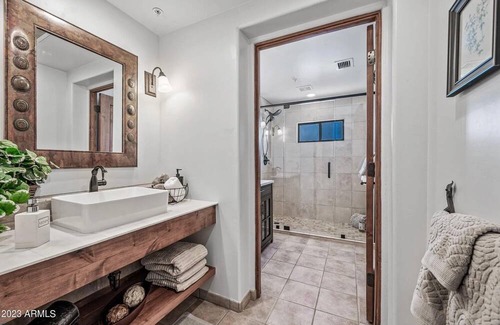 Carefree Condo | Luxury Unit Carefree, Arizona with great golfing, art, restaurants and shopping