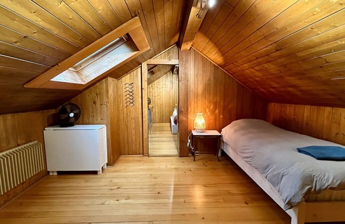 Hauterive House | Former winegrower's triplex near public transport
