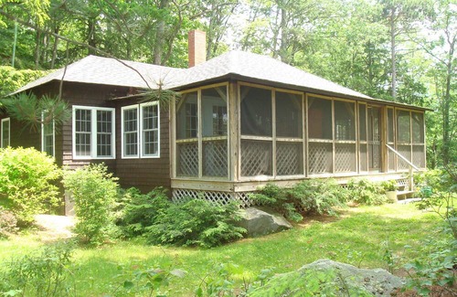 South Casco Cottage | Vintage cottage with beautiful mountain views across Sebago Lake.