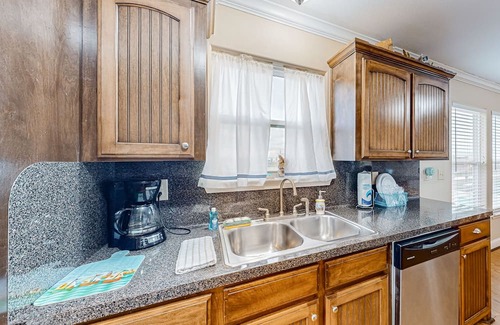 Gilchrist House | Dog-friendly home with ocean & bay views, streaming, balcony, washer/dryer, AC