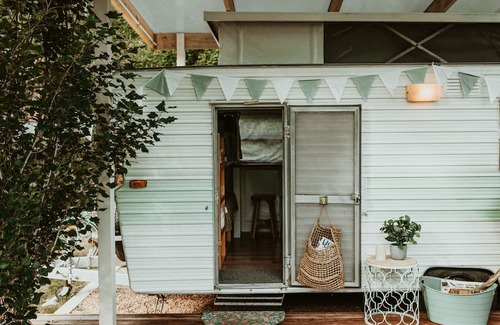 Mylor House | A chic vintage caravan in an idyllic setting.nPure escapism in the Hills.