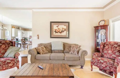 Sardis House | The Hill Farm