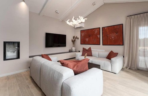 Kadumi House | Villa Curitico, modern villa for 8 guests with heated pool and wellness only 6 km from of Porec and