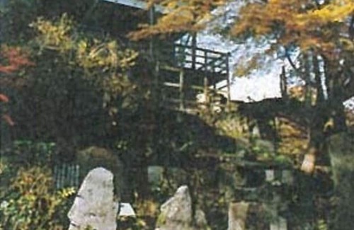Togura Kamiyamada Onsen House | Double Spacious 180cmwide queensize bed Smoki / Chikuma Nagano