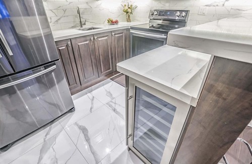 Markham House | Charming basement retreat awaits you!