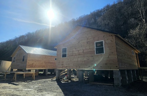 Ragland Cabin | NEW BUILD - Close to Hatfield Mccoy TRAILS - Sleeps 6 - Cliff's Deer Rest