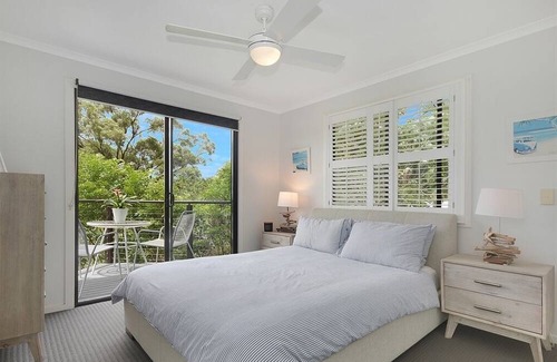 Buderim House | Treetop Oasis, Family Holiday Home