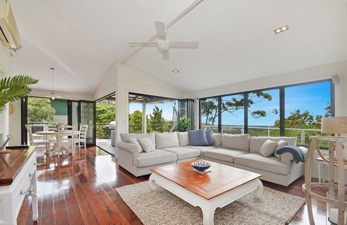 Buderim House | Treetop Oasis, Family Holiday Home