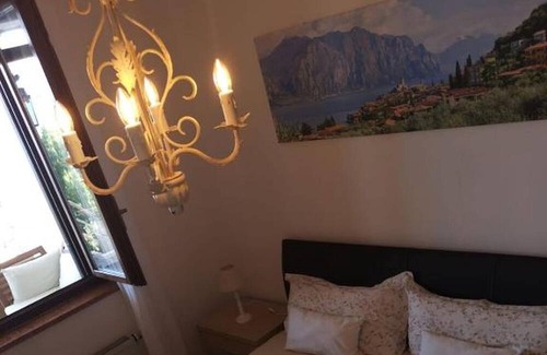 Aer Apartment | Apartment 'Il Patio' with Lake View, Private Terrace and Wi-Fi