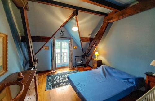 Conchez-de-Bearn House | Enjoy a relaxing break close to nature in this inviting vacation home.
