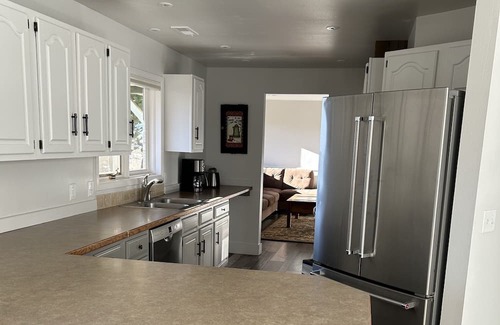 Bozeman House | DISCOUNTED RATES! Private home in Bridger Canyon!