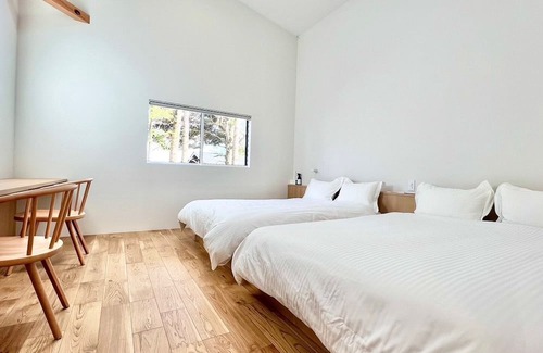 Kitasaku-gun House | Karuizawa House Villa 1story building / Kitasaku-gun Nagano