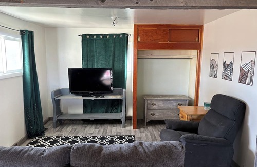Winifred House | The Ol’ Yellow House: Cozy & Comfortable Stay