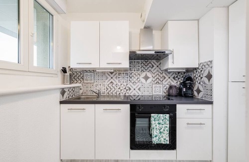 Bordeaux Sud Apartment | Apartment 'Casa Thomas' with Balcony, Wi-Fi and Air Conditioning