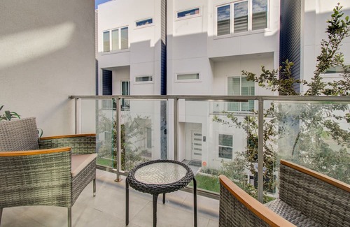 Astrodome House | Luxurious Houston NRG/Medical Center Townhome