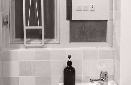 Ferry Point Apartment | Full apartment only 15 minutes bus to HKU with lift & security