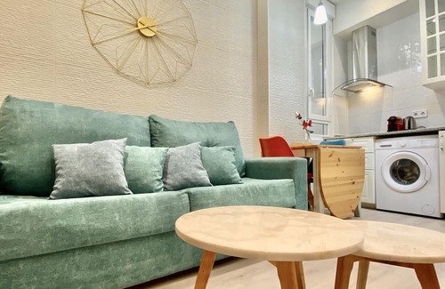 Centro Apartment | Charming Puerta del Sol Center - 6 bedrooms, 4 bathrooms