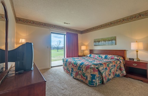 Lake Tansi Condo | Crown Resorts Lake Tansi West 2 Bedroom, 2 Bathroom Condo w/ 1 King, 2 Full Beds
