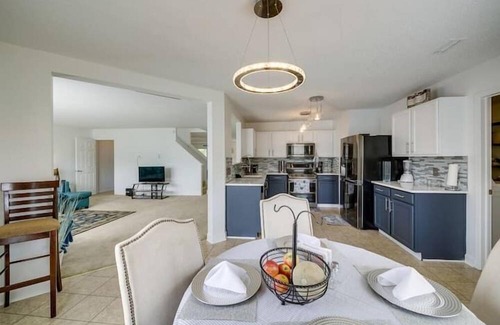 Camby Apartment | 4 Bedroom 721429 by Houzlet