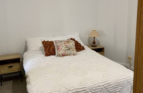 Overland Corner House | 3 bedroom house with River views
