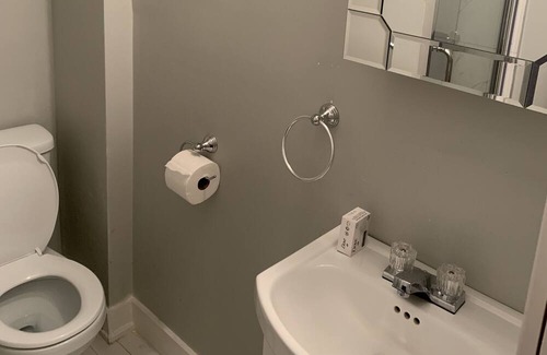 Barrie Apartment | Clean studio apartment. Home away from home
