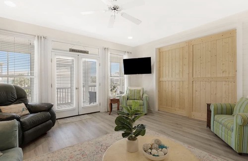 Morgantown House | Adorable, updated and pet friendly in Morgantown