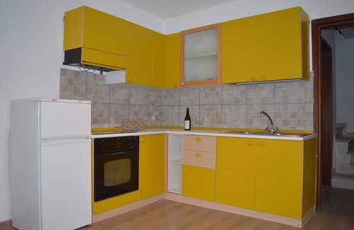 Canale di Tenno Apartment | Antica Dimora Del Gallo Nero - Appartamento Giallo