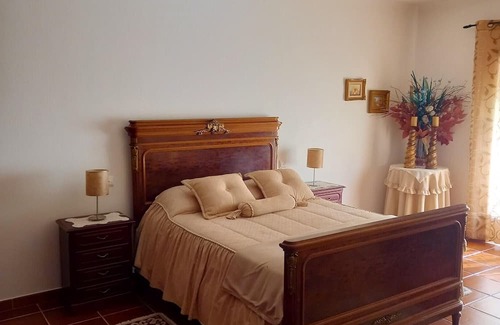 Lourinha House | Homerez - House 7 km away from the beach for 16 ppl. with garden and terrace