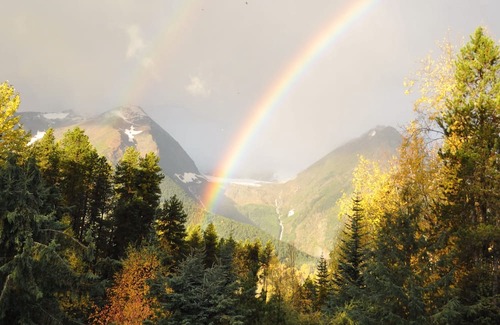 Smithers House | Picturesque family Ski Vacation, perfect for medical professionals, all mod cons